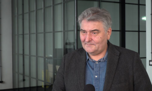 Zanieczyszczone powietrze jest jak taksówka dla koronawirusa. Większa liczba zgonów w 2020 roku to w dużej mierze efekt smogu