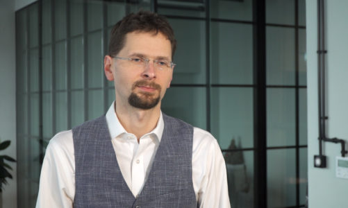 Polska może stać się liderem w produkcji i wykorzystaniu wodoru w regionie. Rządowa strategia wymaga jednak więcej konkretów