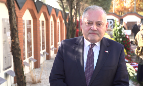 Warszawa zyskała kolejne miejsce pamięci. Przekaz o tragicznych wydarzeniach na Woli sprzed 77 lat ma dotrzeć do zagranicznych turystów