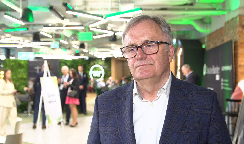 Duże magazyny energii przyspieszą rozwój transportu niskoemisyjnego w Europie. Przyszłością może być wodór służący jako paliwo i nośnik energii