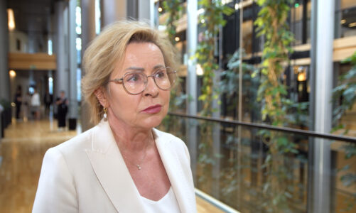 Pakt migracyjny UE zamiast rozwiązań rodzi kontrowersje. Polscy europosłowie ostrzegają przed większą falą migracji i utratą bezpieczeństwa