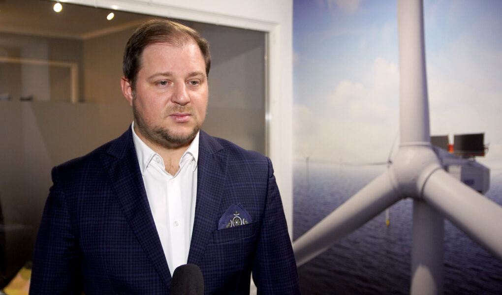 Tempo przechodzenia na OZE w Polsce wciąż pozostawia wiele do życzenia. Zaangażowanie dużego biznesu może je przyspieszyć